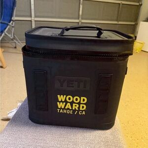 YETI Hopper Flip 12  Cooler